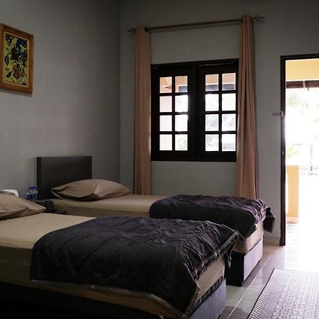 Blackstone Beach Resort Куантан Екстериор снимка