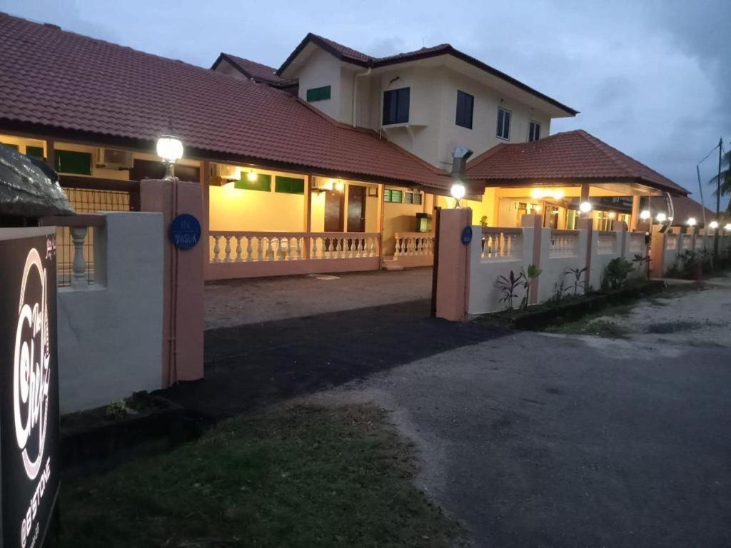 Blackstone Beach Resort Куантан Екстериор снимка
